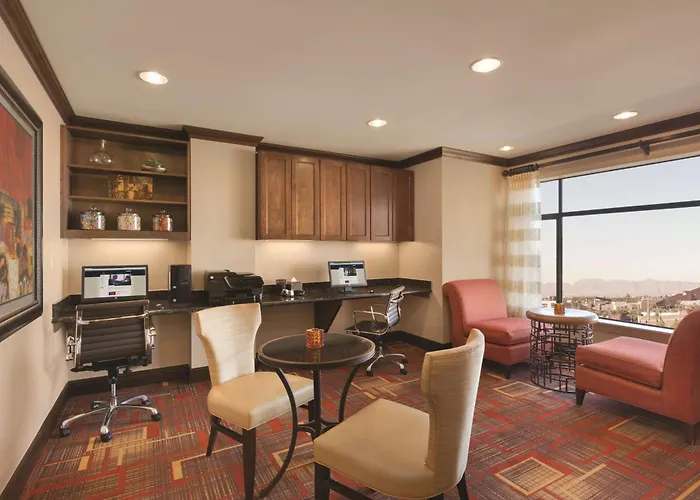 Hilton Phoenix 4*
