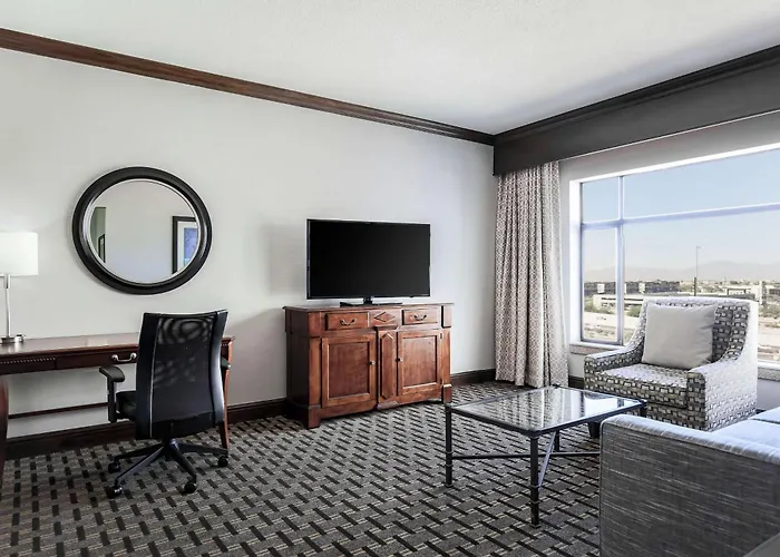 Hilton Phoenix 4*