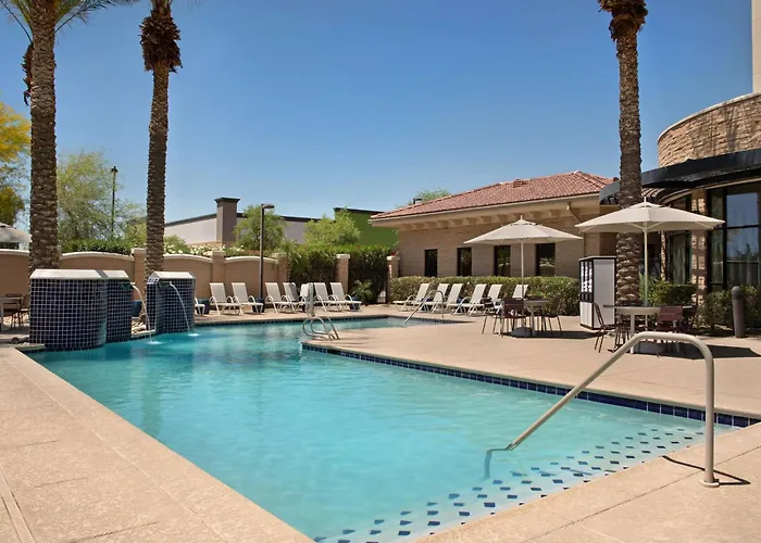 Hilton Phoenix 4*