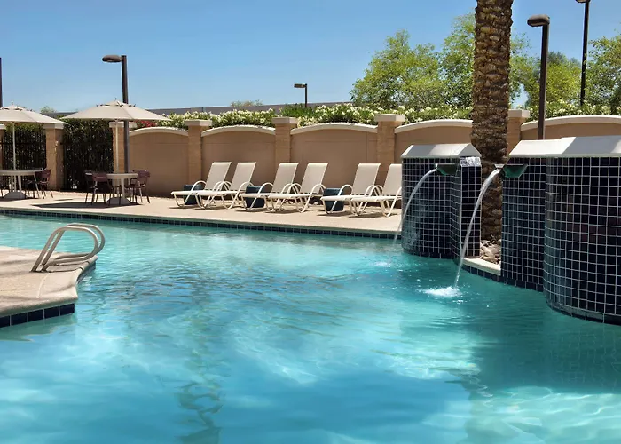 Hilton Phoenix Hotel 4*