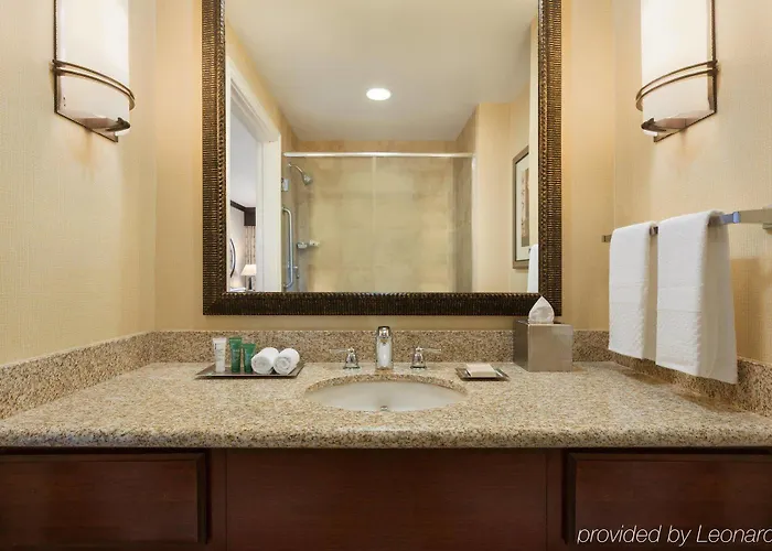 Hilton Phoenix 4*
